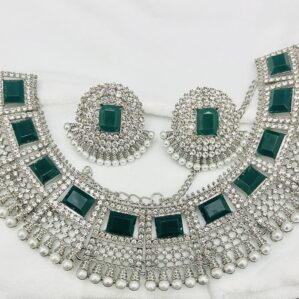 Elegance Choker Neckless Set with Tops