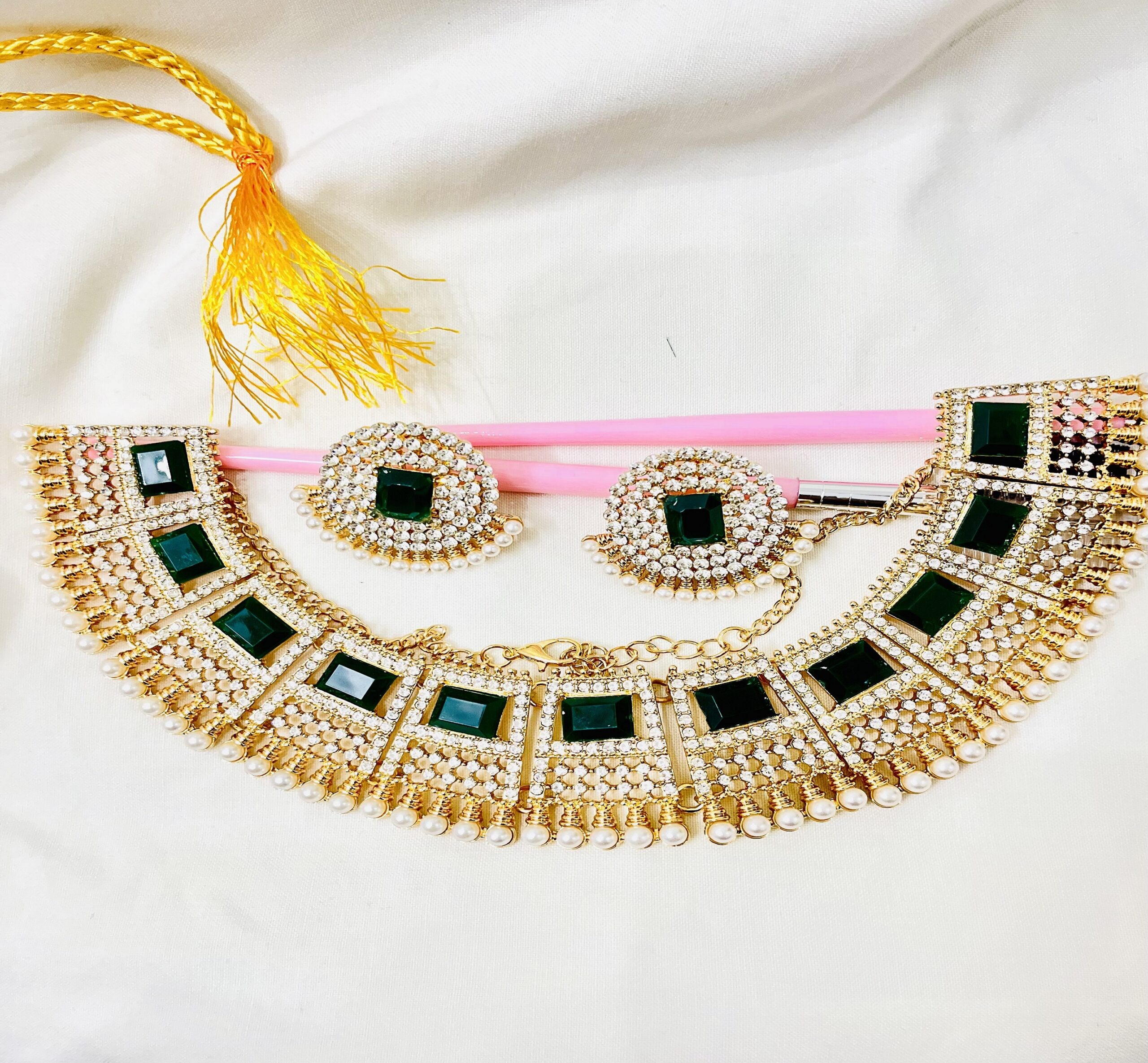 Elegance Choker Neckless Set with Tops - Image 2